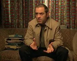 《夜行人》：都市暗夜里的惊悚追逐，人性边缘的绝望呐喊